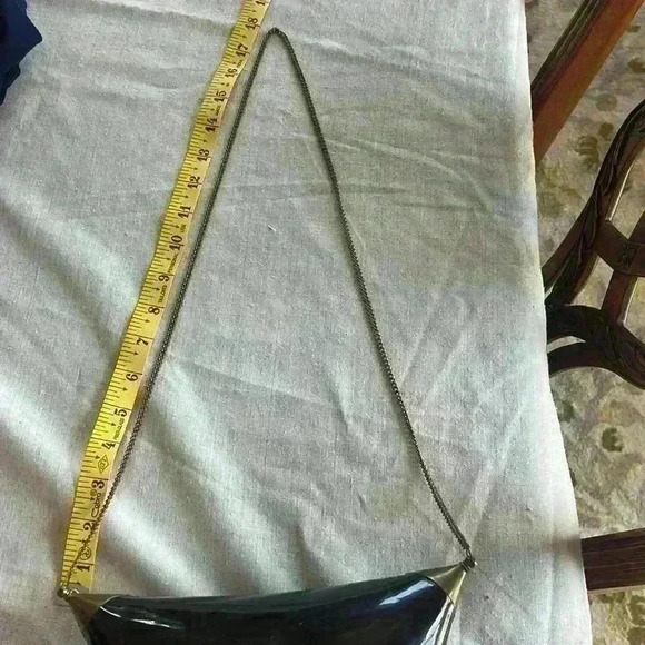 Vintage clutch gold and black purple velvet interior. Rare. Chain handle 18” - Picture 11 of 14